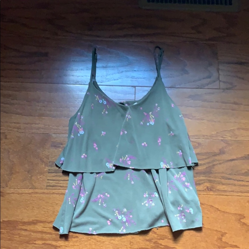 Mudd floral crop tank top